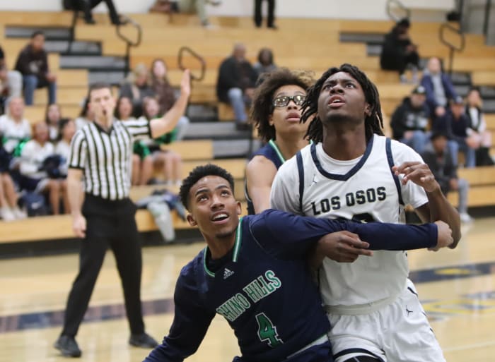 Deacon Toliver Los Osos feature by John Murphy Jan. 20 2023 Turkey Day Game 2022 Ernie Abrea Noy Nov 24 2022 20000101_0178